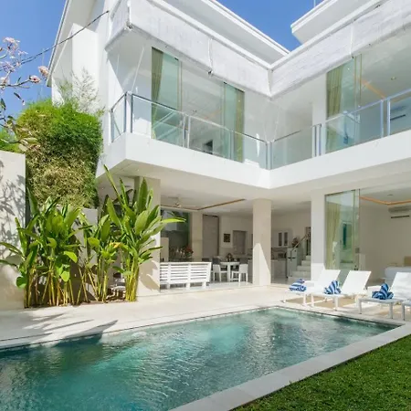 Superb 3 Bed Villa, Walk To Beach, Fast Wi-Fi,