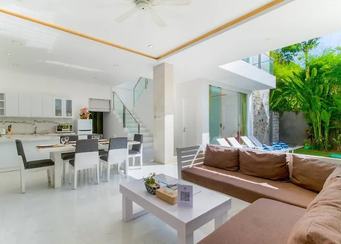 Superb 3 Bed Villa, Walk To Beach, Fast Wi-fi, Villa