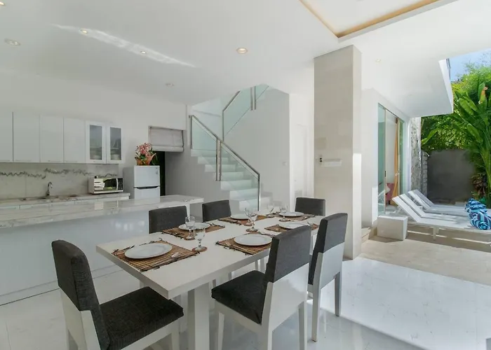 Superb 3 Bed Villa, Walk To Beach, Fast Wi-fi, Seminyak
