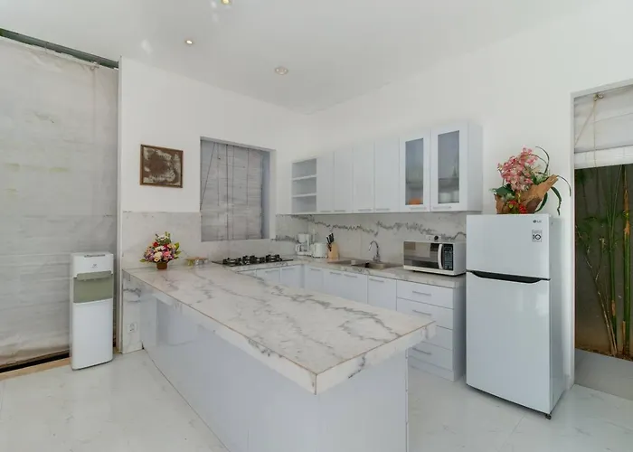 Superb 3 Bed Villa, Walk To Beach, Fast Wi-fi, *