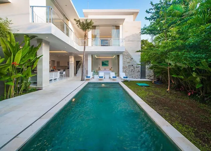 Villa Superb 3 Bed Villa, Walk To Beach, Fast Wi-fi, *