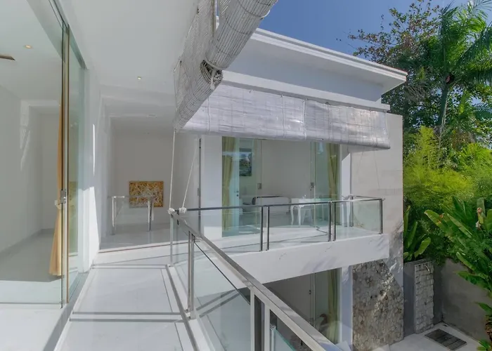 Superb 3 Bed Villa, Walk To Beach, Fast Wi-fi, Villa *