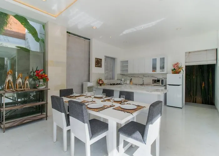 Superb 3 Bed Villa, Walk To Beach, Fast Wi-fi, Villa