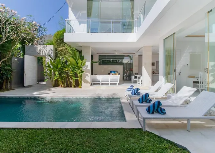 Superb 3 Bed Villa, Walk To Beach, Fast Wi-fi, *