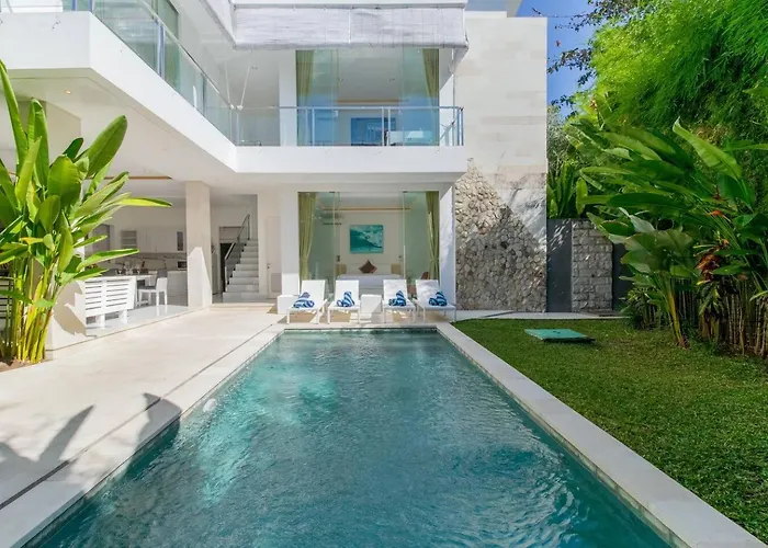 Superb 3 Bed Villa, Walk To Beach, Fast Wi-fi, Villa *
