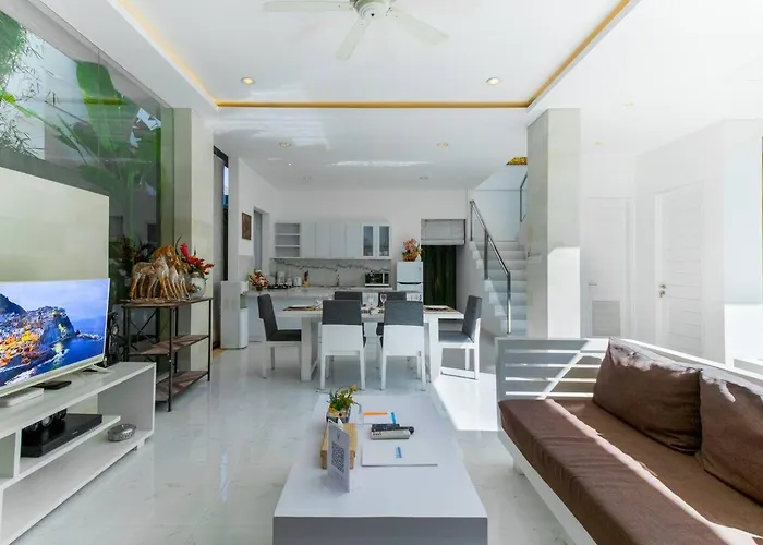 Superb 3 Bed Villa, Walk To Beach, Fast Wi-fi, Villa