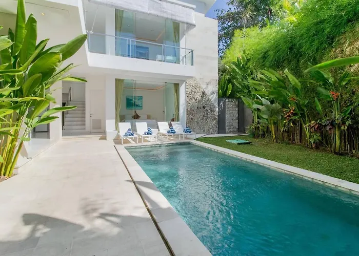 Superb 3 Bed Villa, Walk To Beach, Fast Wi-fi, Villa *
