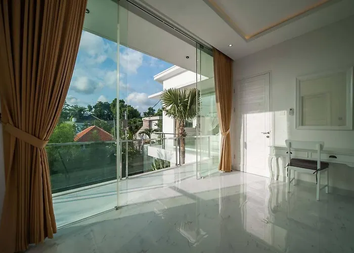 Superb 3 Bed Villa, Walk To Beach, Fast Wi-fi, Villa Seminyak